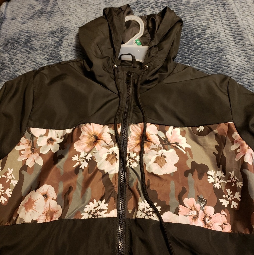 Light weight Jacket - Picture 2 of 2